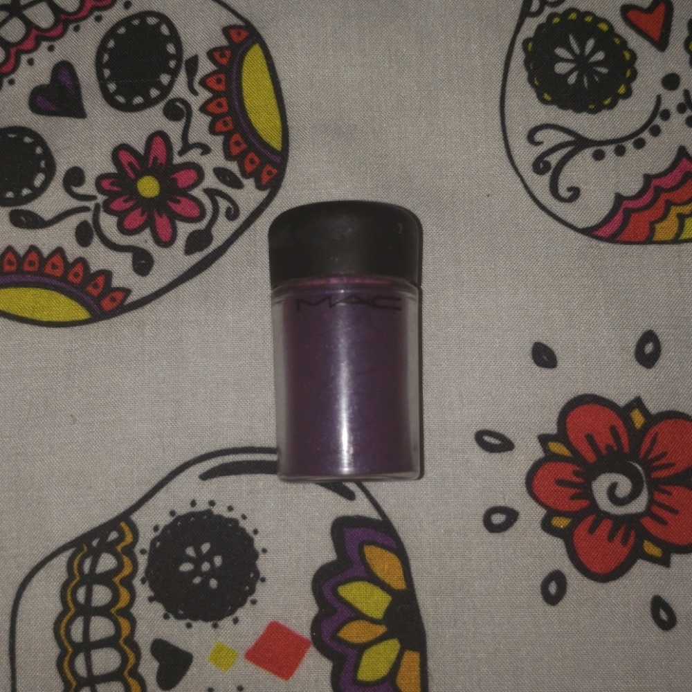 MAC Push the Edge Full Size Pigment